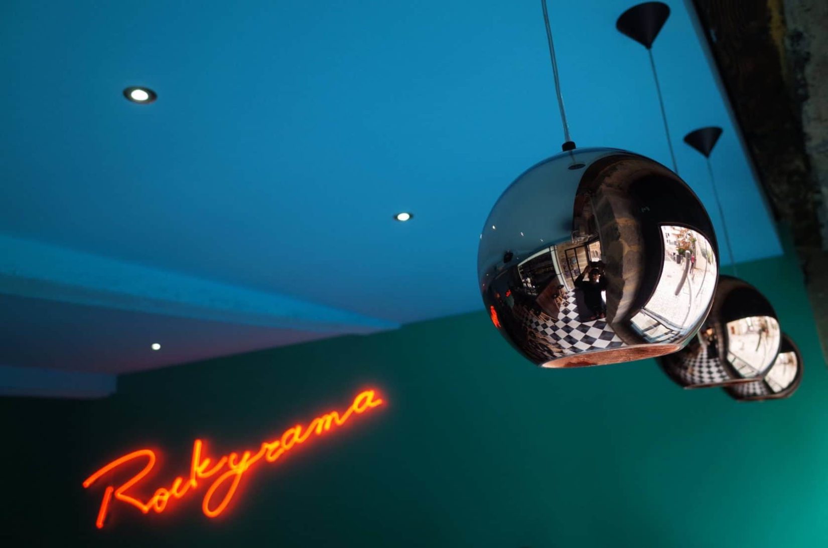 lustres rockyrama cafe